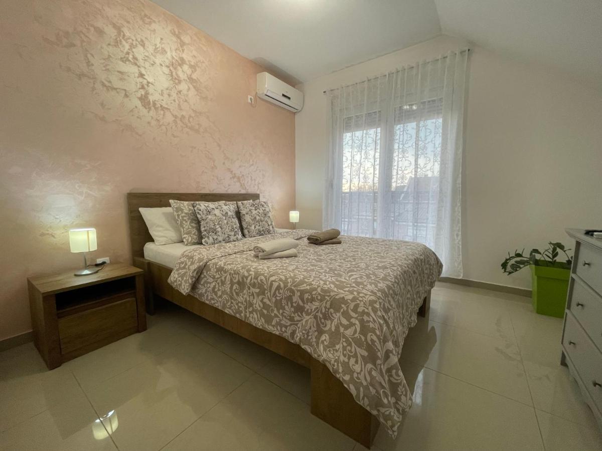 Ferienwohnung Apartman 1 Sremska Mitrovica Exterior foto