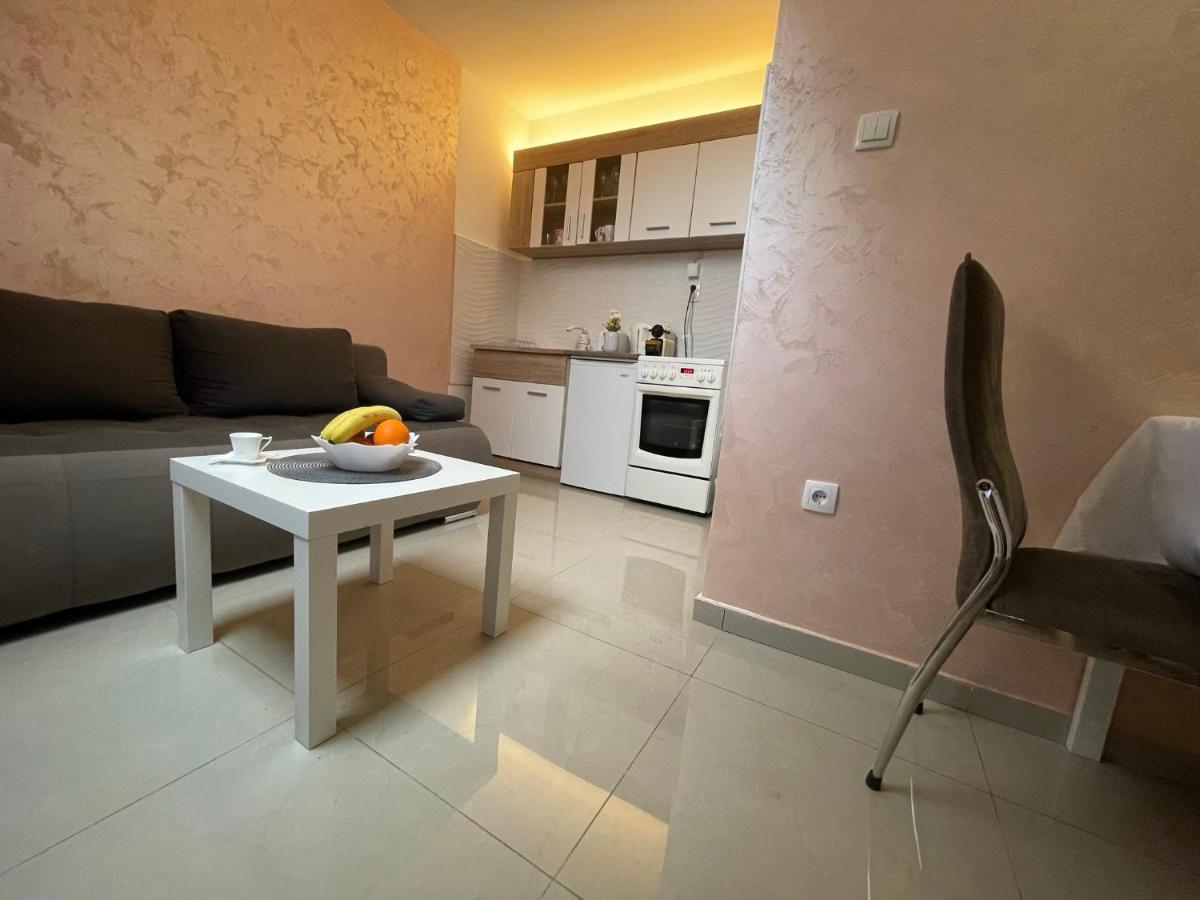 Ferienwohnung Apartman 1 Sremska Mitrovica Exterior foto