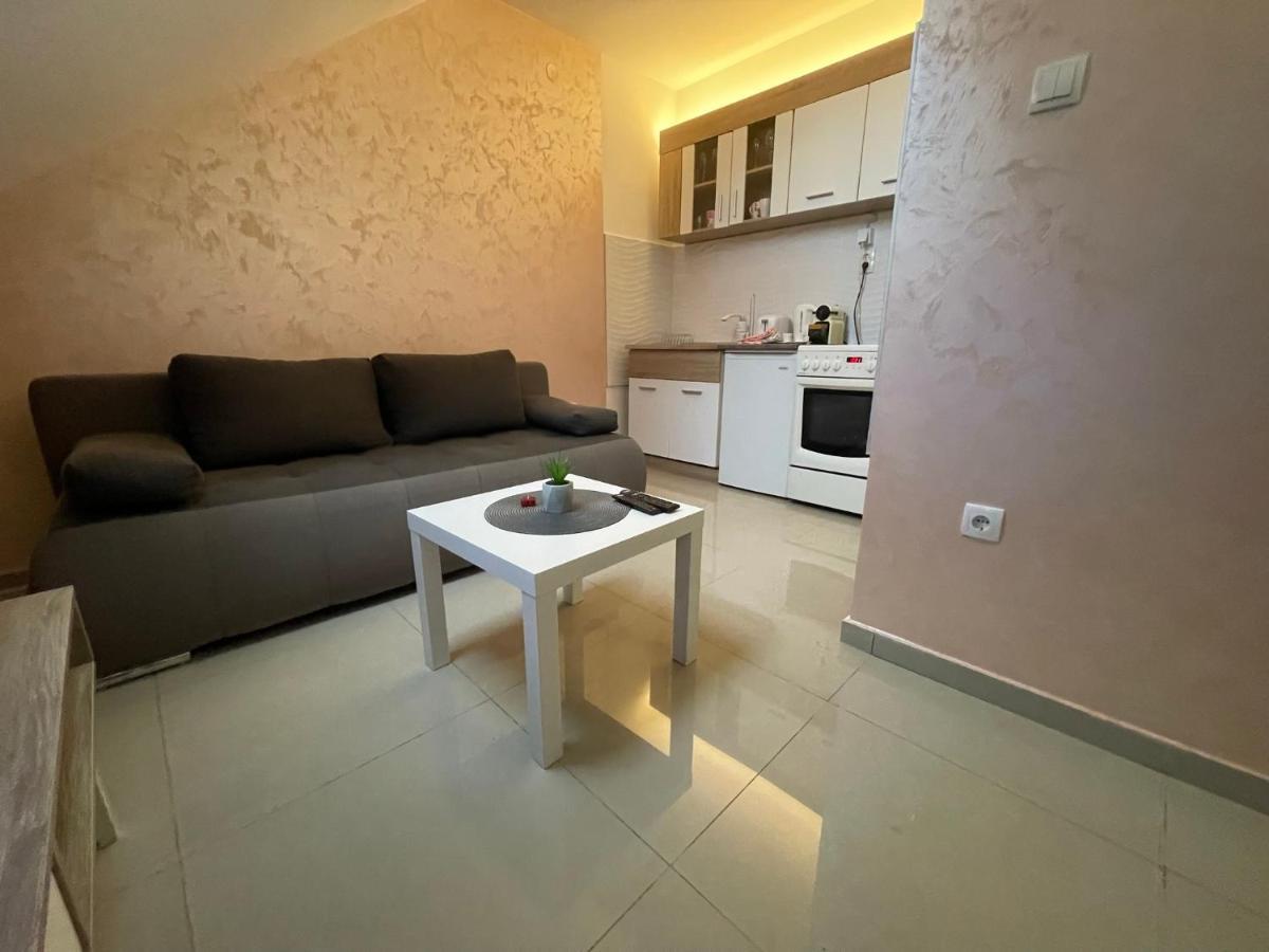 Ferienwohnung Apartman 1 Sremska Mitrovica Exterior foto